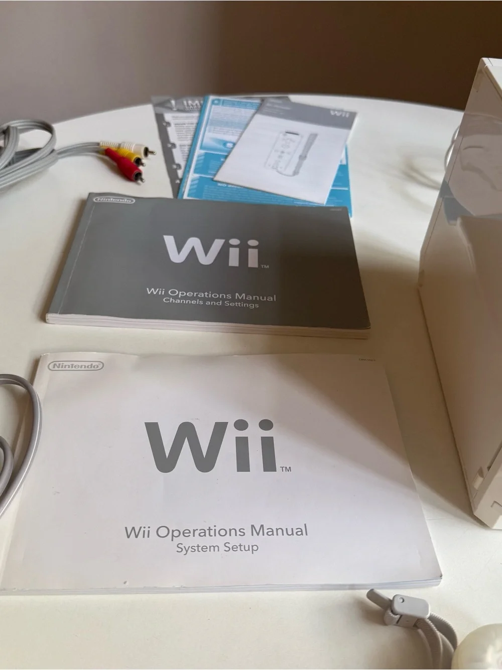 Nintendo Wii Console Bundle (2 Remotes, Nunchuk,2 Games COD Wii, Manual) Tested